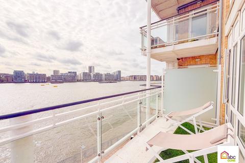 3 bedroom apartment for sale, St. Davids Square, London