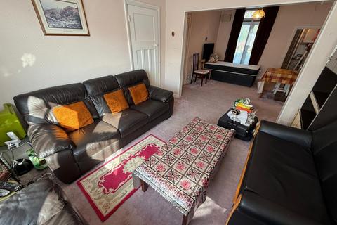 3 bedroom semi-detached house to rent, Ivanhoe Road, Hounslow, TW4