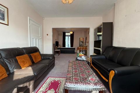3 bedroom semi-detached house to rent, Ivanhoe Road, Hounslow, TW4