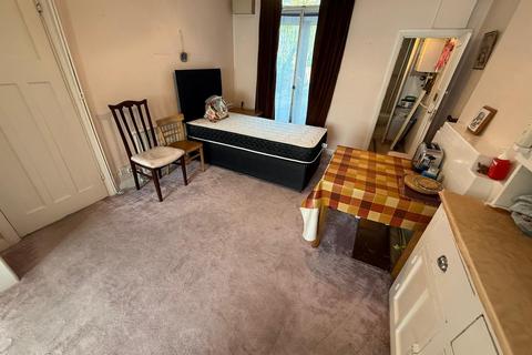 3 bedroom semi-detached house to rent, Ivanhoe Road, Hounslow, TW4