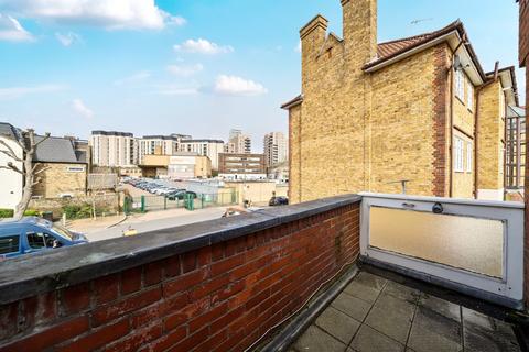 1 bedroom flat for sale, Frogmore, Putney, London, SW18