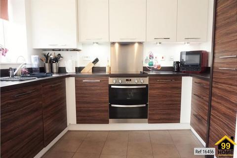 3 bedroom terraced house to rent, Stanford Road, Colchester, Essex, CO4
