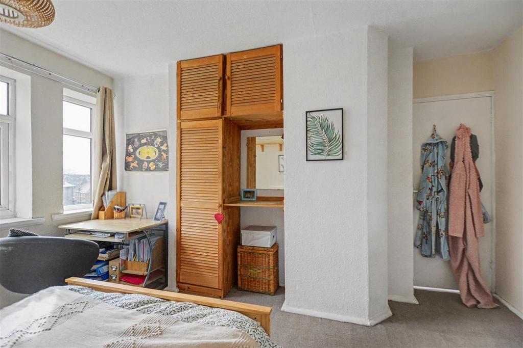 Bedroom 1 3.jpeg