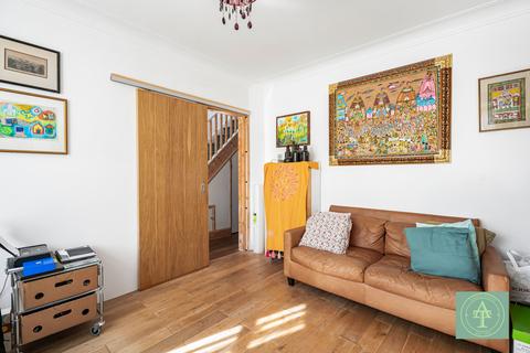 5 bedroom semi-detached house for sale, Winchmore Hill Road, Southgate, N14