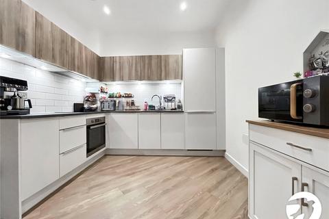 2 bedroom flat to rent, Quayside, Chatham Maritime, Chatham, Kent, ME4