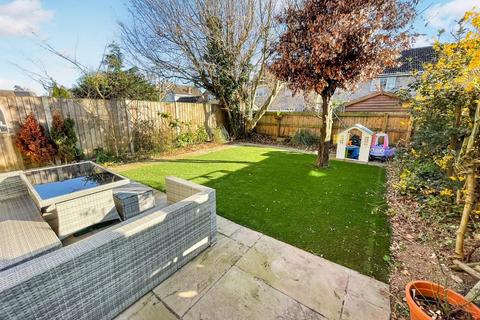 3 bedroom semi-detached house for sale, Robin Close, Mildenhall IP28