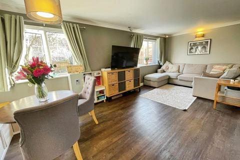 3 bedroom semi-detached house for sale, Robin Close, Mildenhall IP28