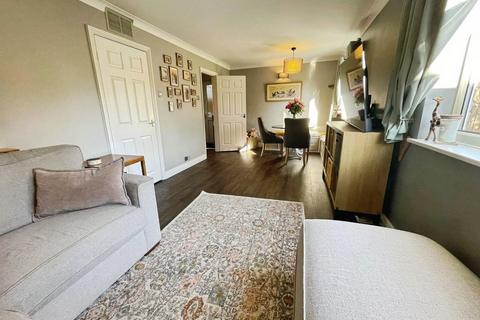 3 bedroom semi-detached house for sale, Robin Close, Mildenhall IP28