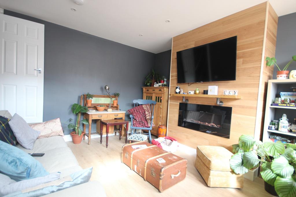5 Station Place Lounge