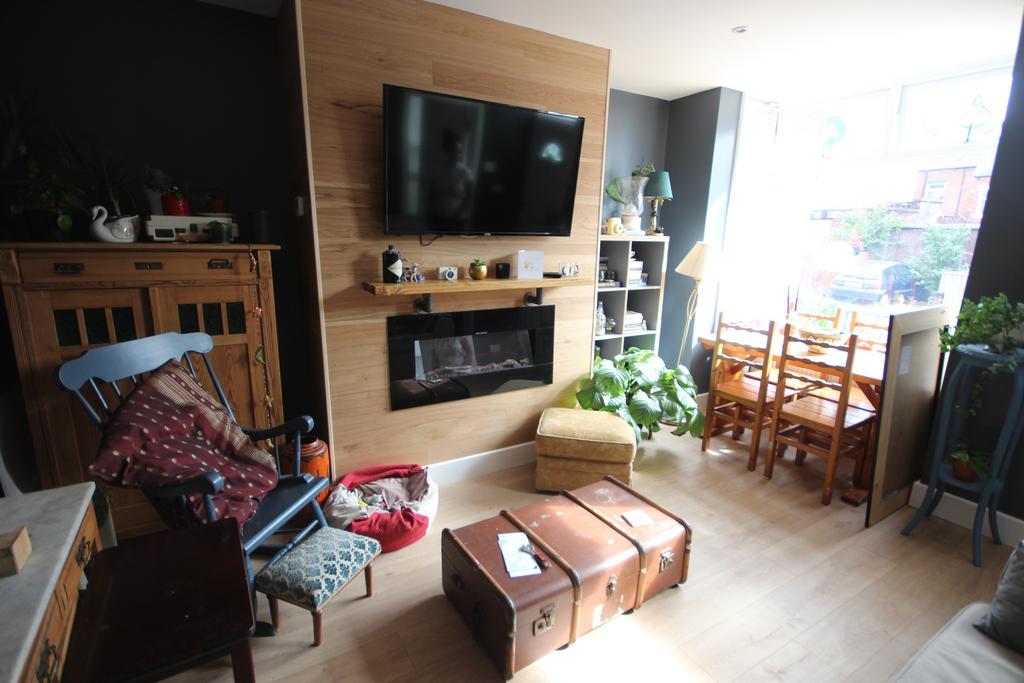 5 Station Place Lounge 2