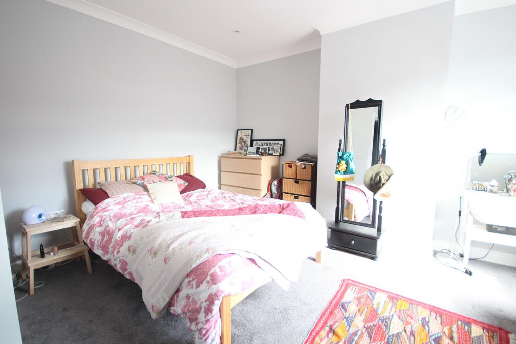 5 Station Place Bedroom 1