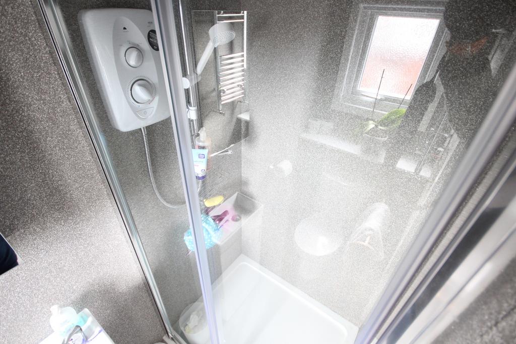 5 Station Place en-suite