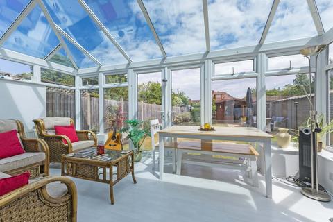 3 bedroom end of terrace house for sale, Harrow Road, Langley SL3