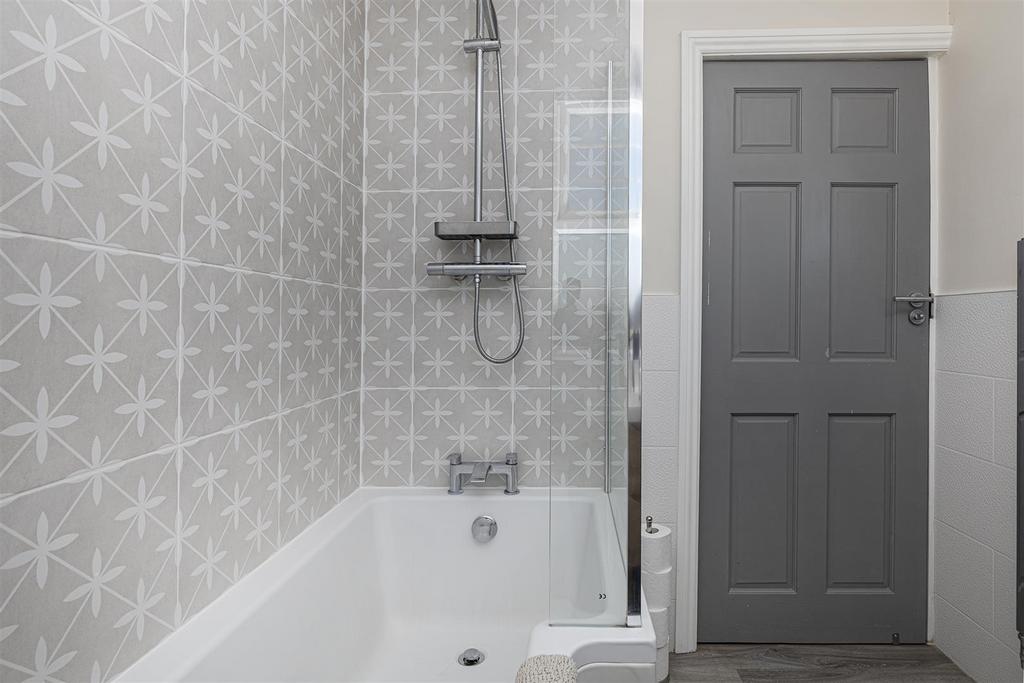 Bramleys Estate Agents - Warburton - Emley (15).jp