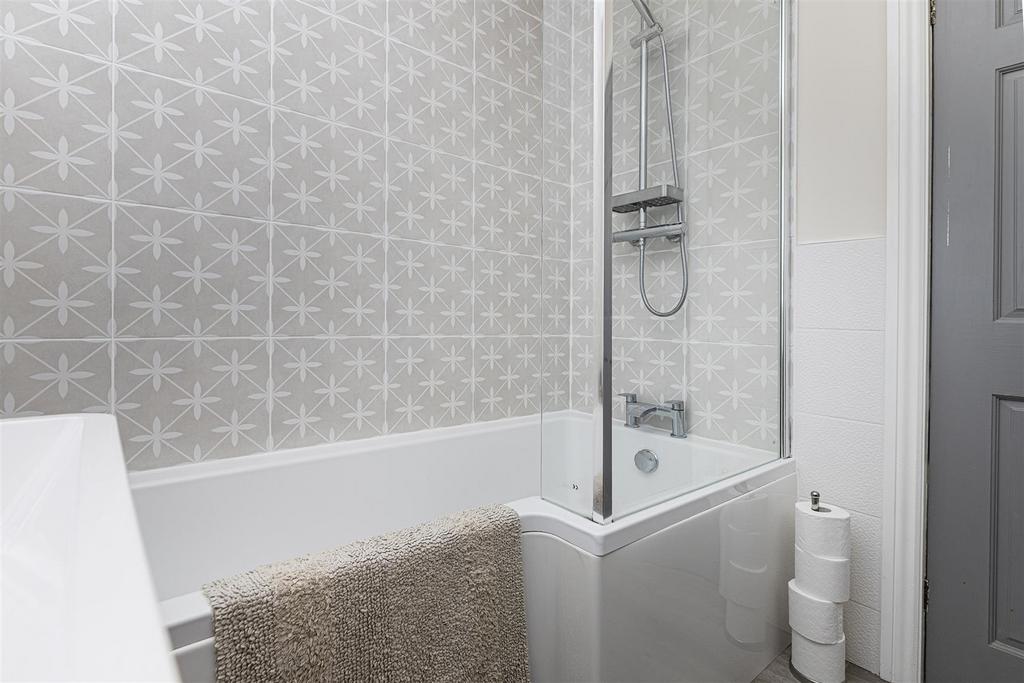 Bramleys Estate Agents - Warburton - Emley (16).jp