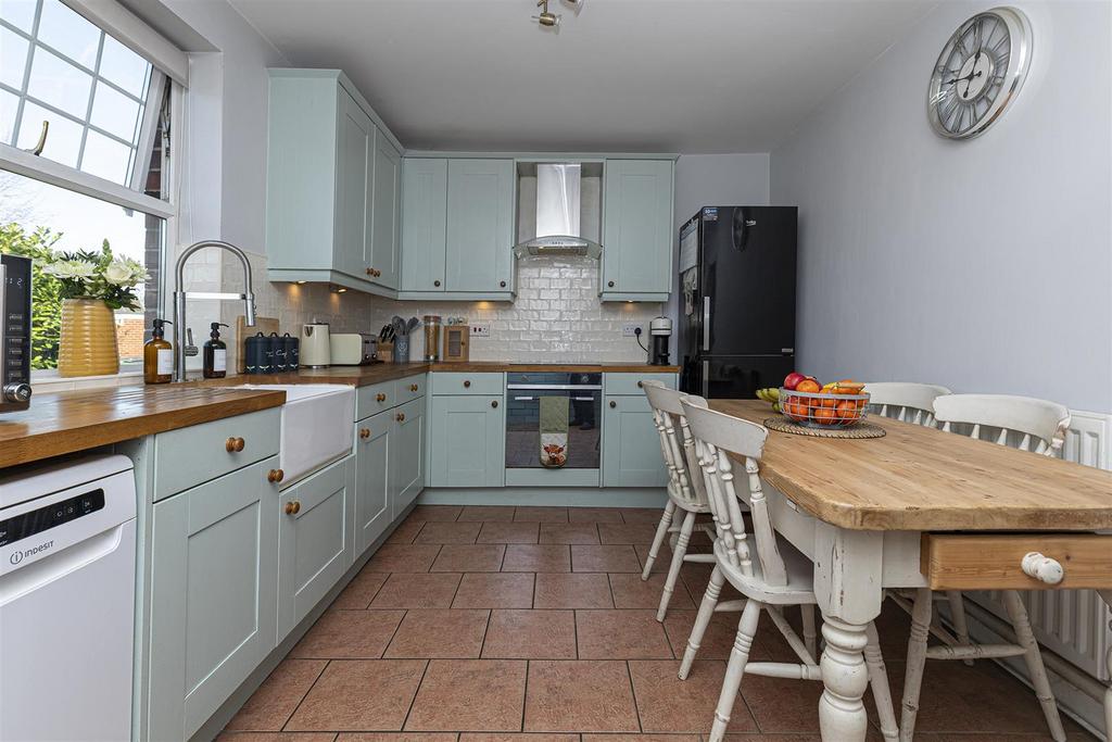 Bramleys Estate Agents - Warburton - Emley (20).jp