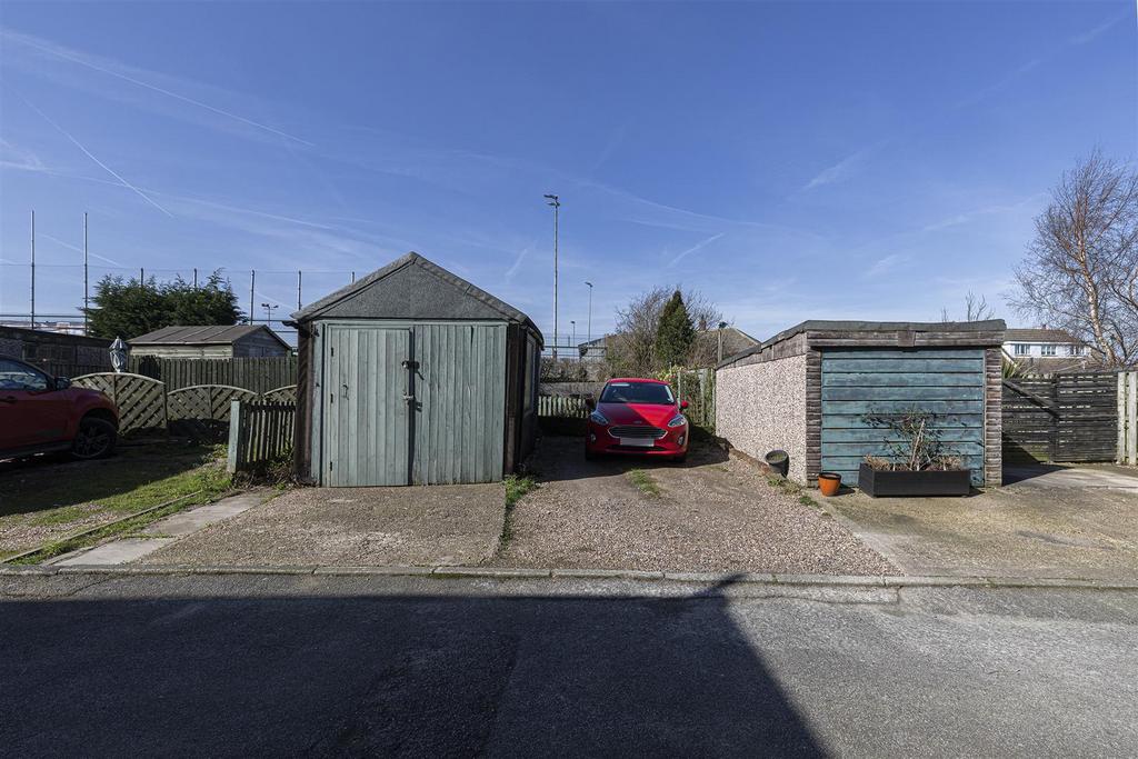 Bramleys Estate Agents - Warburton - Emley (24).jp