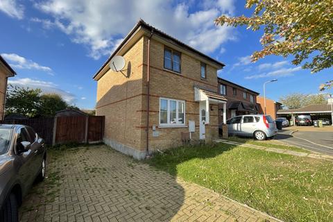 3 bedroom house to rent, Coles Avenue, Leadenhall, MK6