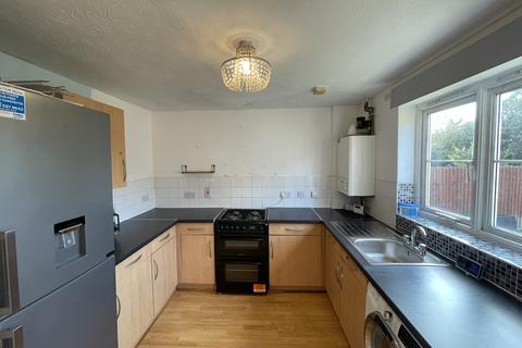 3 bedroom house to rent, Coles Avenue, Leadenhall, MK6