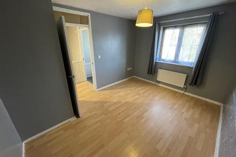 3 bedroom house to rent, Coles Avenue, Leadenhall, MK6