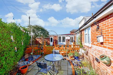 6 bedroom detached house for sale, Elmleigh Road, Havant, Hampshire