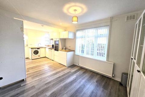 3 bedroom detached house to rent, Carlton, Nottingham NG4