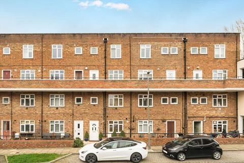2 bedroom flat for sale, Frensham Drive, London SW15