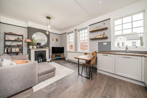 2 bedroom flat for sale, Carmalt Gardens, London SW15