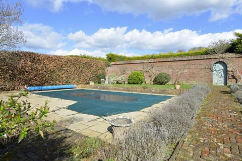 5 bedroom detached house for sale, Cranleigh Road, Wonersh
