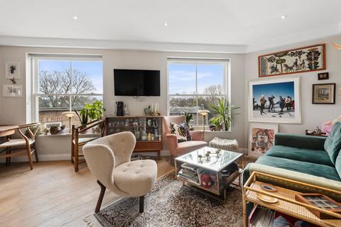 1 bedroom flat for sale, Riverton Apartments, 132 Wandsworth Bridge Road, London