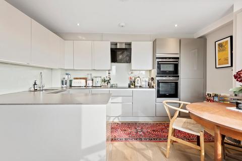 1 bedroom flat for sale, Riverton Apartments, 132 Wandsworth Bridge Road, London