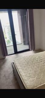 2 bedroom flat to rent, Cutter House, London E16