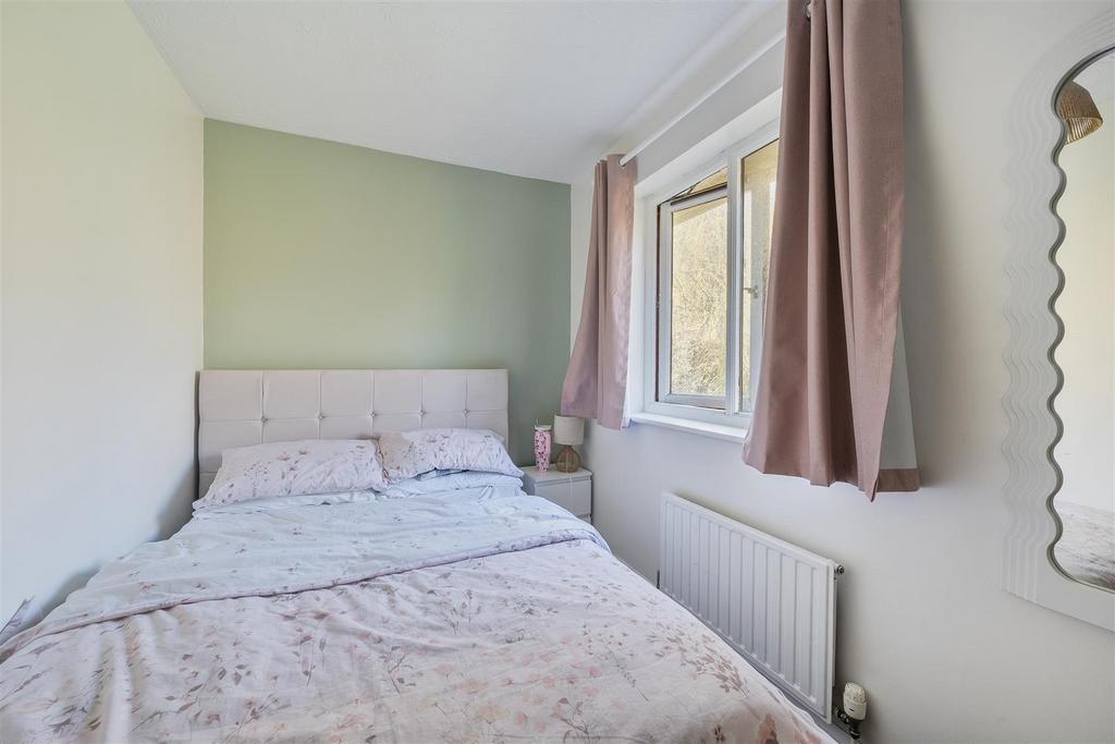 Barn Close Bed 2.jpg