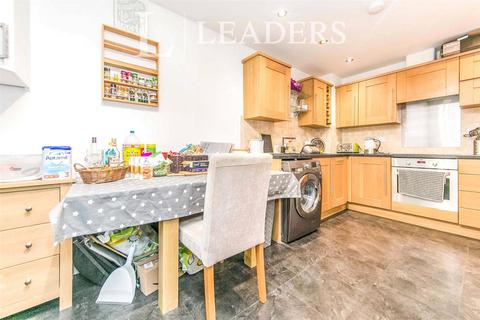 3 bedroom semi-detached house to rent, Apprentice Drive, CO4