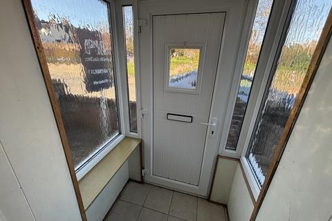 3 bedroom semi-detached house to rent, Beccles, NR34