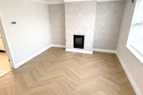 3 bedroom semi-detached house to rent, Beccles, NR34
