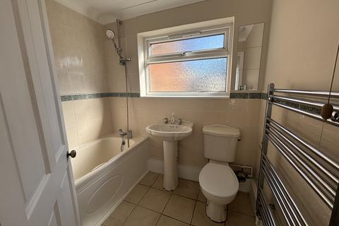3 bedroom semi-detached house to rent, Beccles, NR34