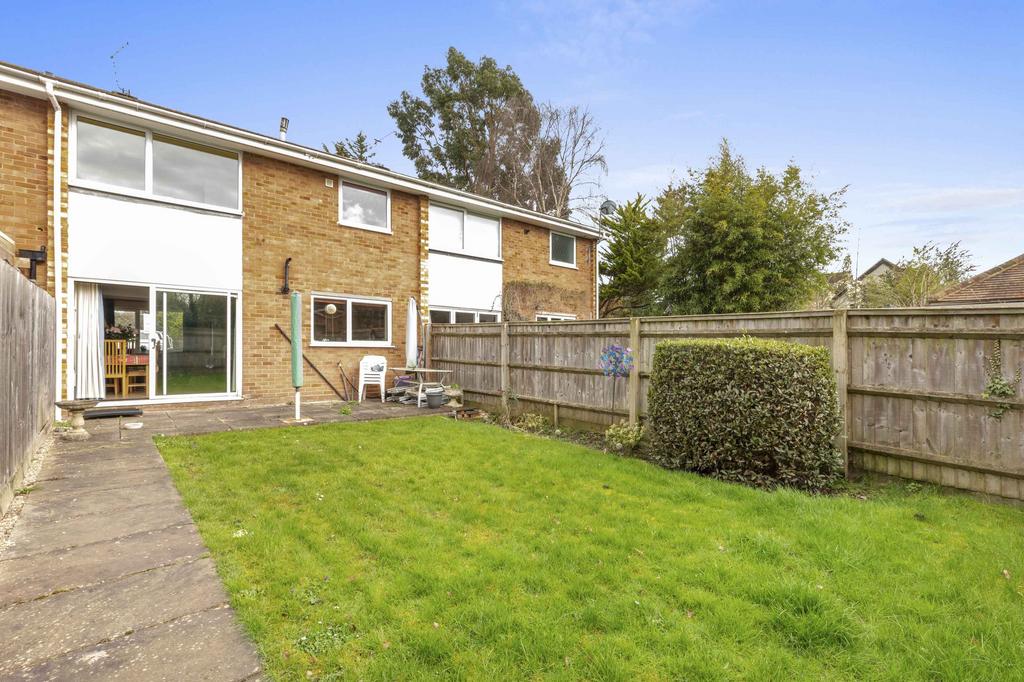 26 Dedmere Court, SL7 1 PL (LOW RES)-11