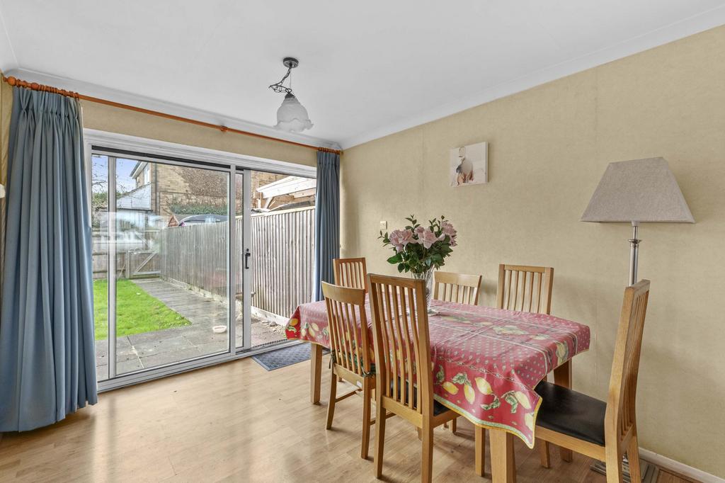 26 Dedmere Court, SL7 1 PL (LOW RES)-9