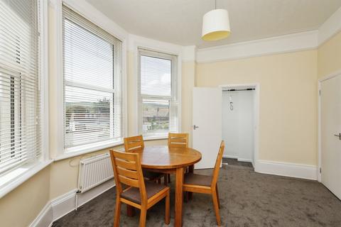 2 bedroom flat to rent, Upperton Gardens, EASTBOURNE
