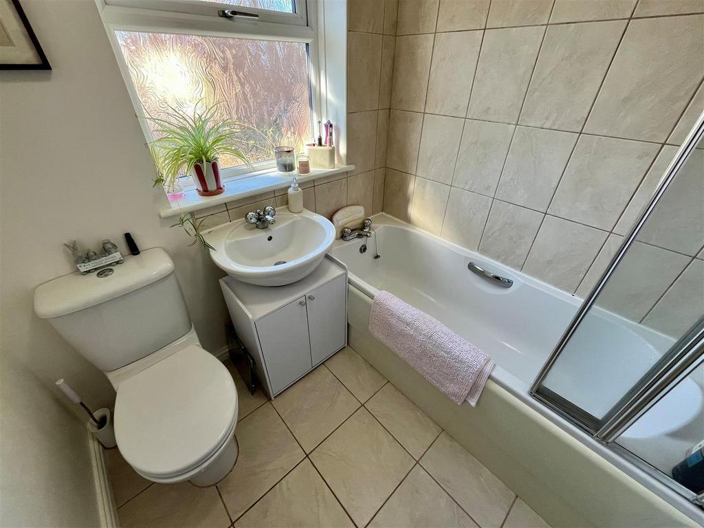 Bathroom.jpg