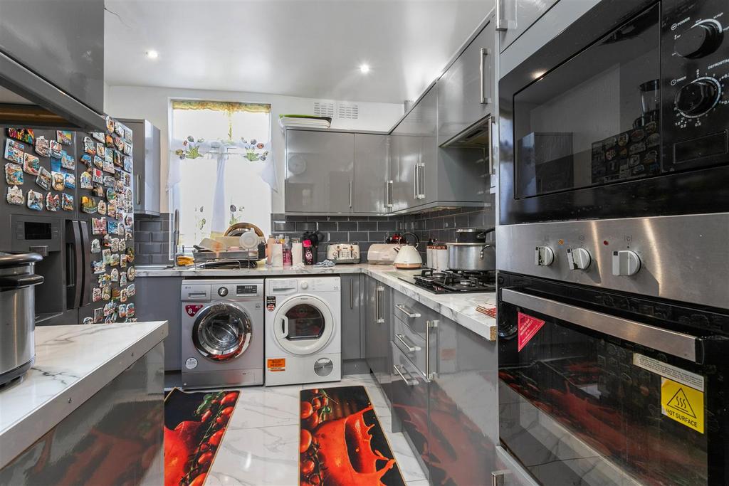 1002202613 TILS 9 Thackeray Avenue  N17 9 DT 008.jp