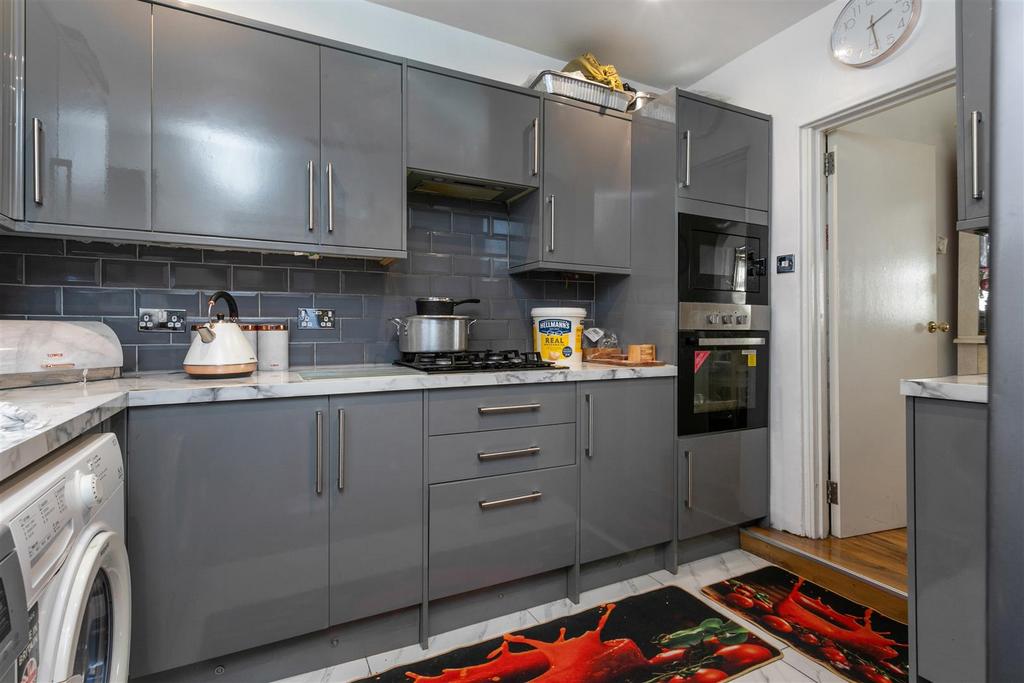 1002202613 TILS 9 Thackeray Avenue  N17 9 DT 010.jp
