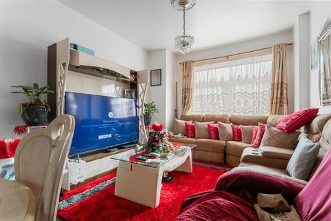 3 bedroom terraced house for sale, Thackeray Avenue, London