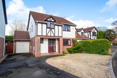 4 bedroom detached house for sale, Bramley Close, Sandford