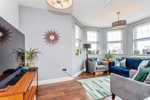 2 bedroom flat for sale, Cromer Lodge, Cromer Road, Southend-on-Sea, Essex, SS1