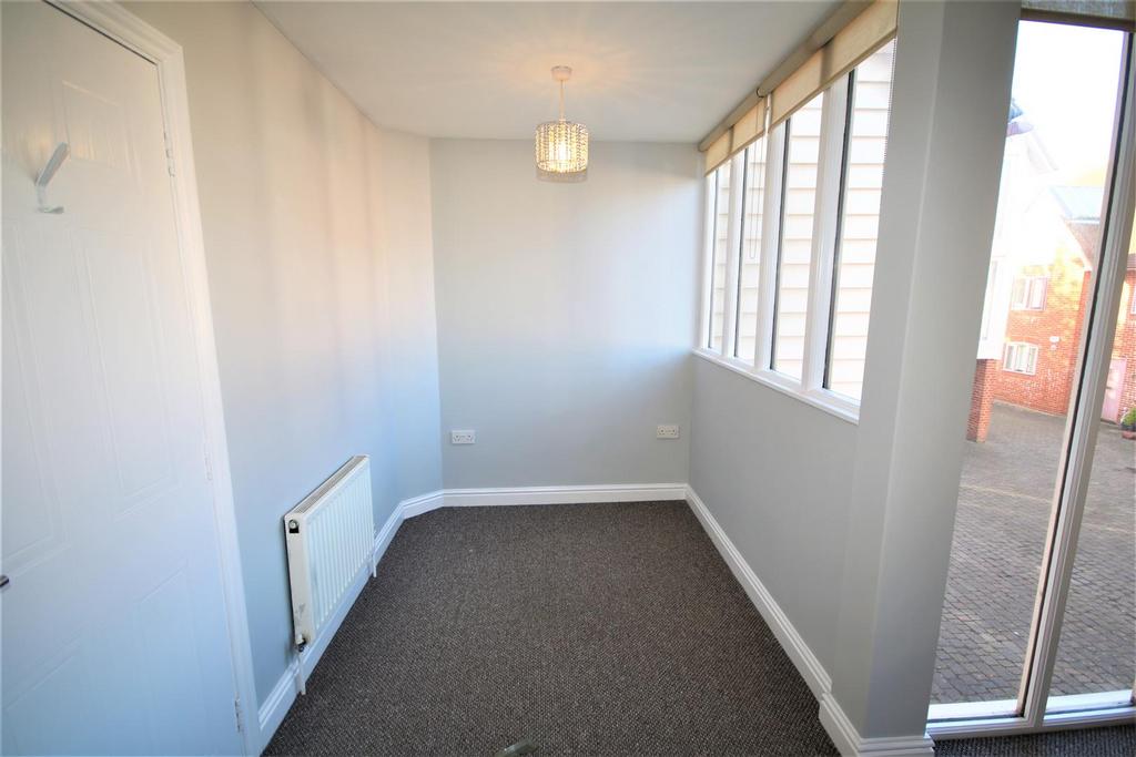 Dining Area.JPG