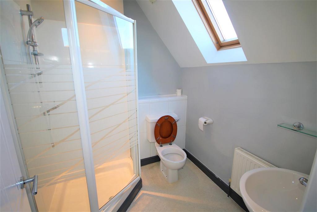 Bedroom 2 En Suite.JPG