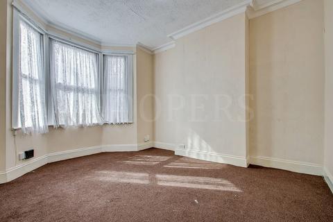 4 bedroom terraced house for sale, Litchfield Gardens, London, NW10