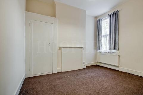 4 bedroom terraced house for sale, Litchfield Gardens, London, NW10